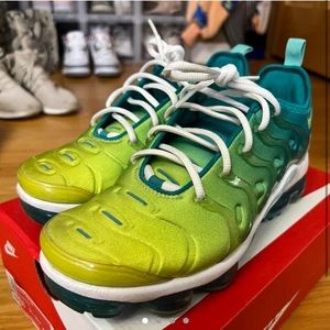 Vapor max plus green ombré